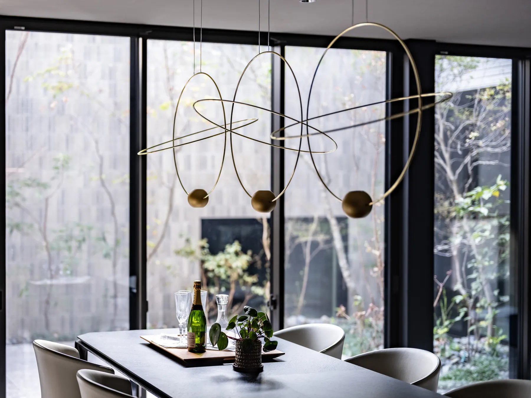 RESIDENCE — Dining