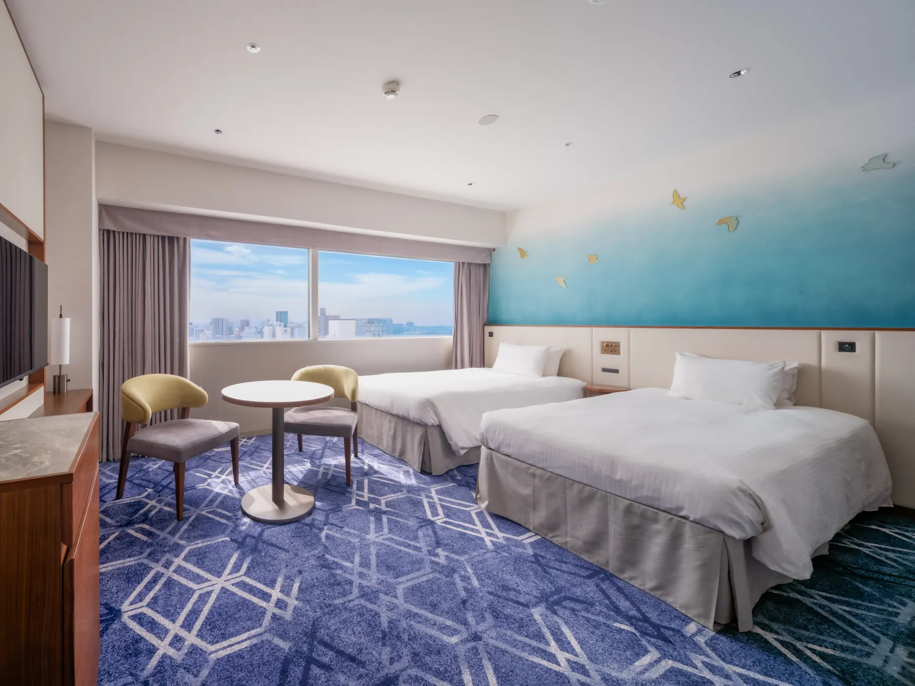 HOTEL — Guest room